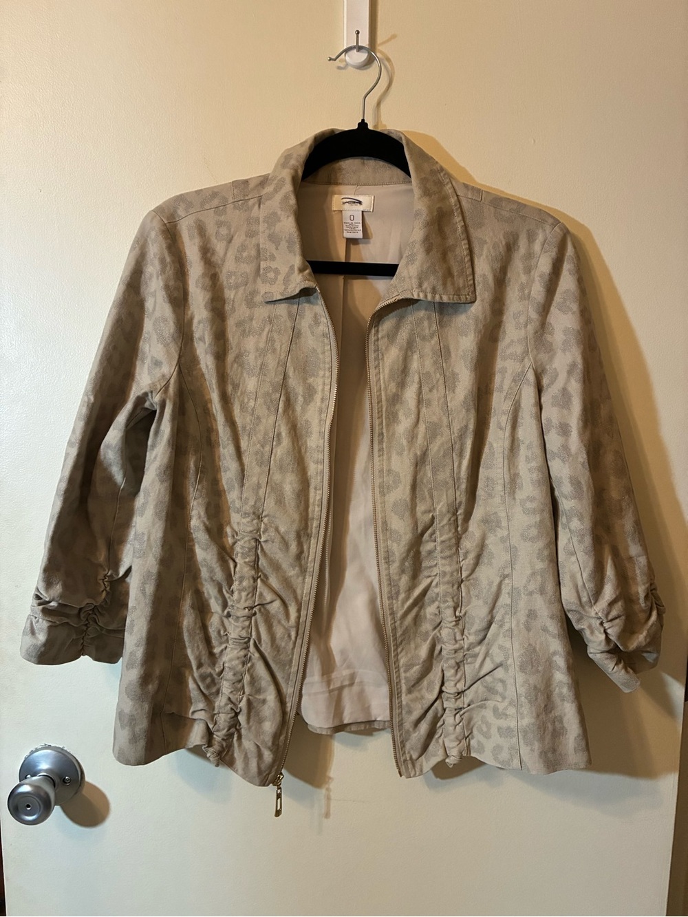 Chico's Tan Animal Print Ruched Full Zip
Jacket Cotton Linen Blend Size 0 (S)